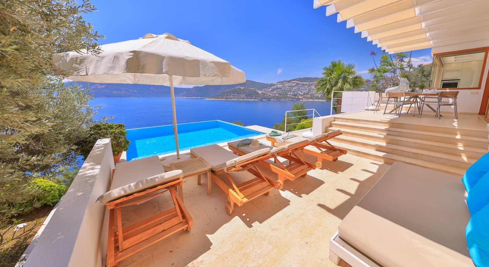 Ying And Yang Villa Mahal 7