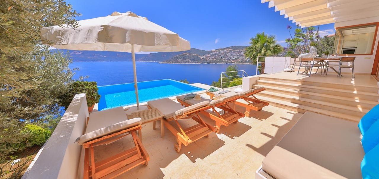 Ying And Yang Villa Mahal 7