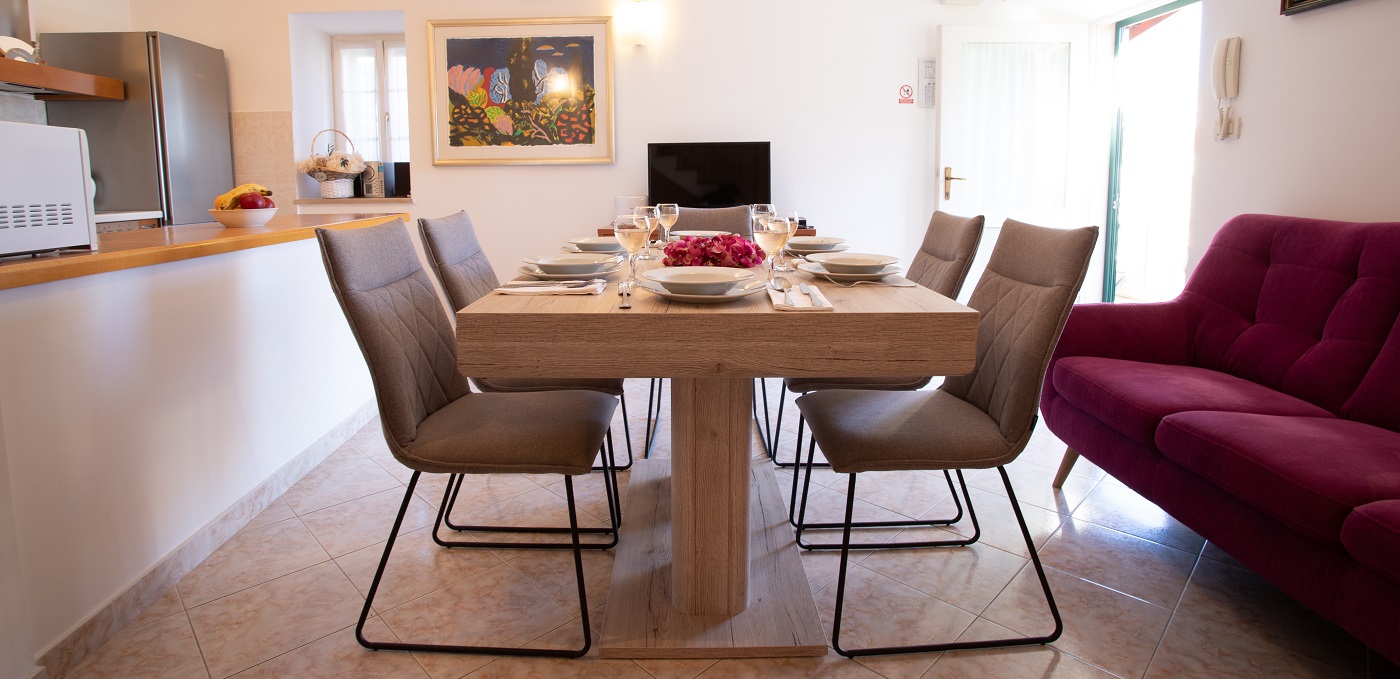 Villa In Sumartin 11