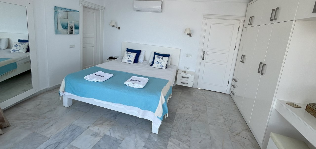 Int 7 Master Bedroom From Window