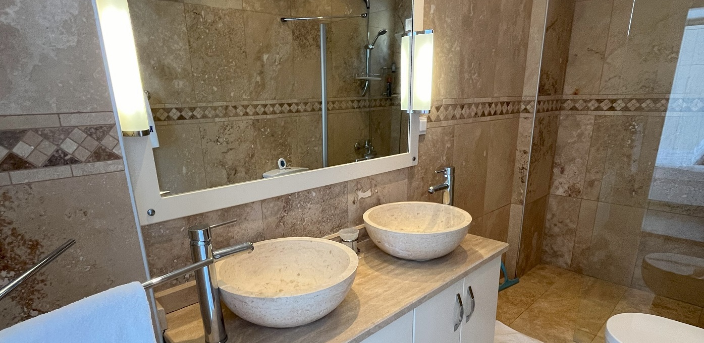 Int 8 Master Bedroom En Suite