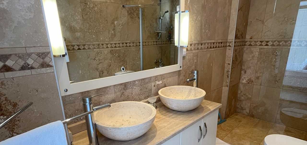 Int 8 Master Bedroom En Suite