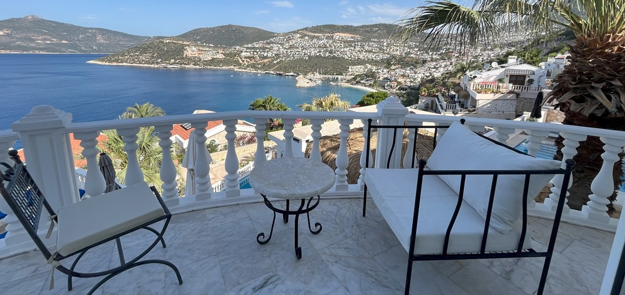 Int 9 Balcony Accessed From Master Bedroom