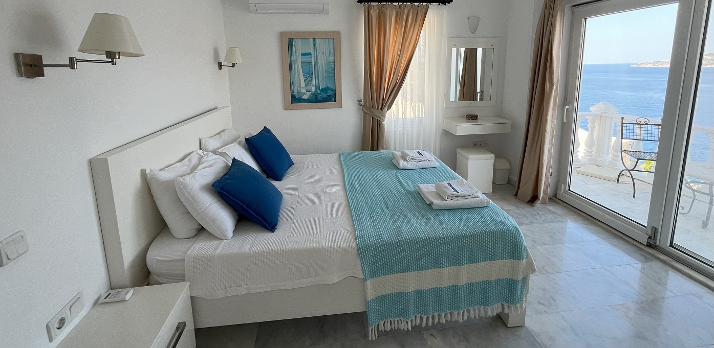 Int 10 Upstairs Double Room With Balcony Access 