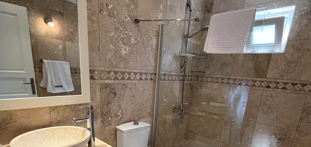 Int 14 Upstairs Twin Room En Suite