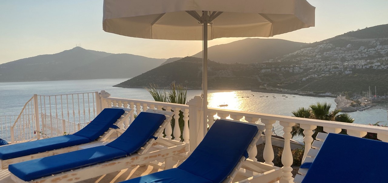 VK7 Poolside Sun Beds