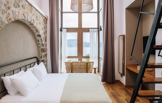 Loft Bathtub Room Boho Garden Hotel 7