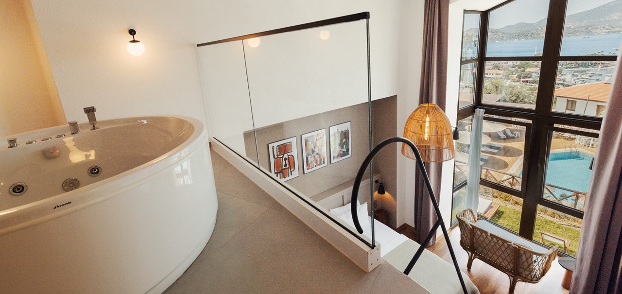 Loft Jacuzzi Room Boho Garden Hotel 1