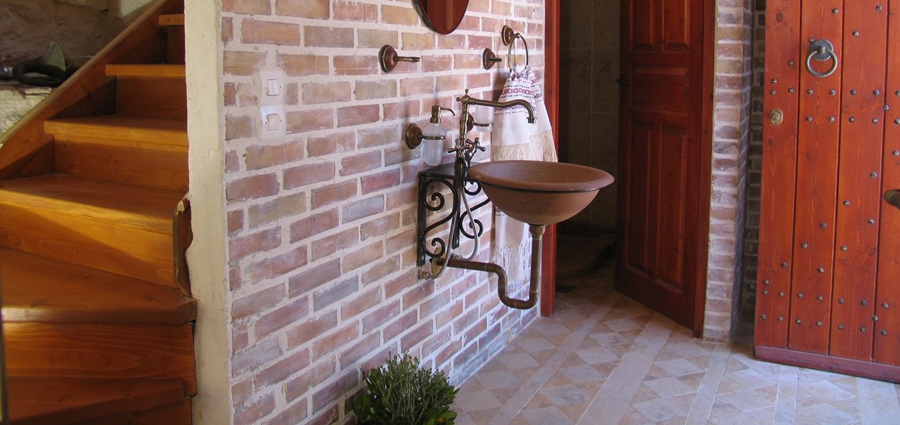 Bathroom Down Floor