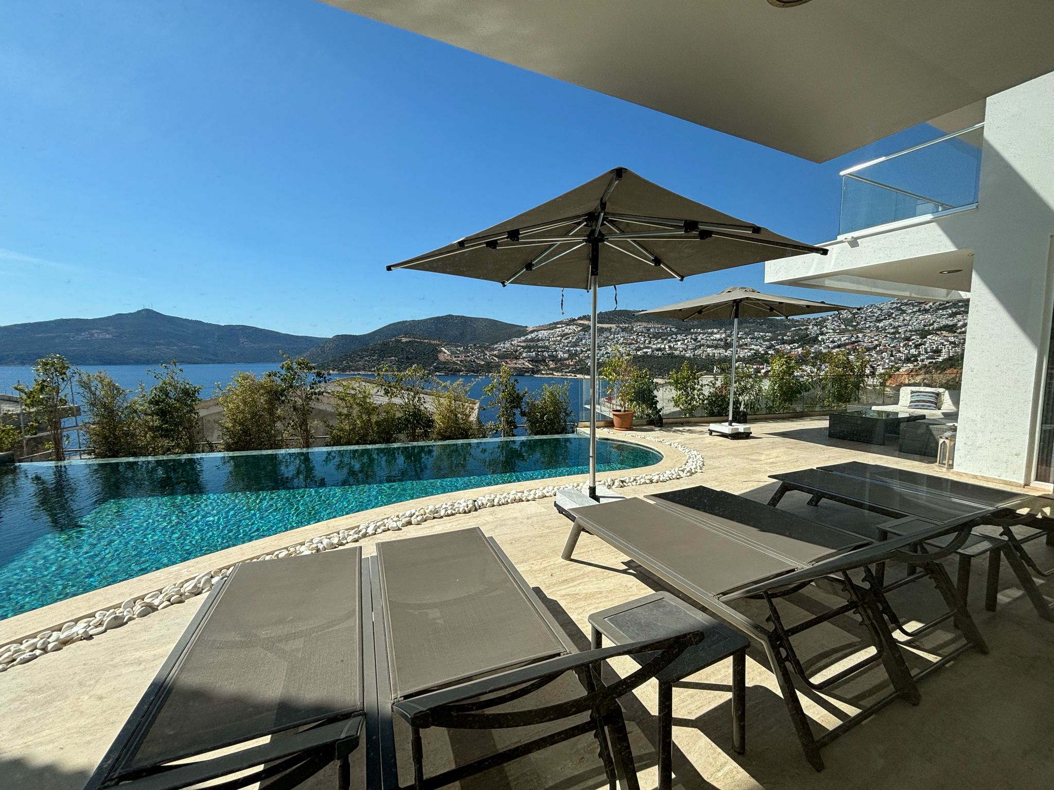 New Lumineux Photo 1