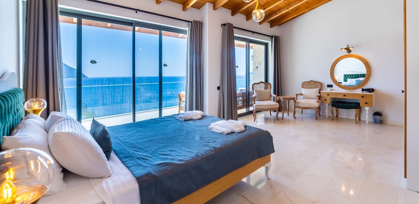 The Waters Edge Kalamar Kalkan 12