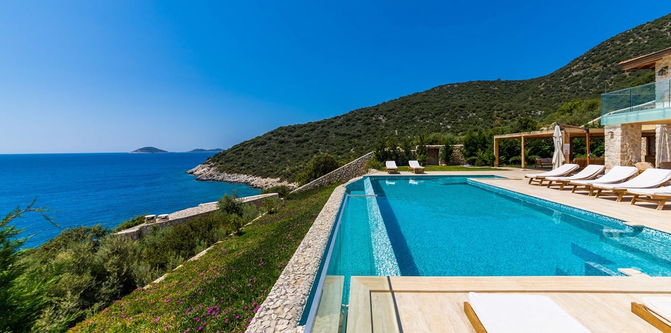 The Waters Edge Kalamar Kalkan 44