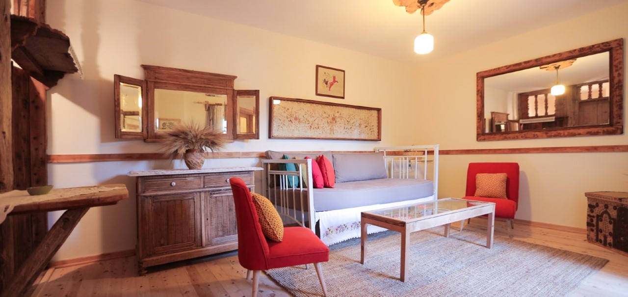 Fidanka Hotel Garden Floor Suite 3