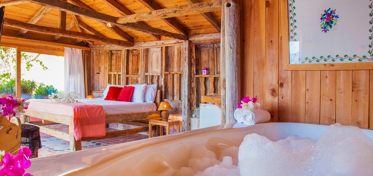 Exclusive Suite With Jacuzzi Room 3