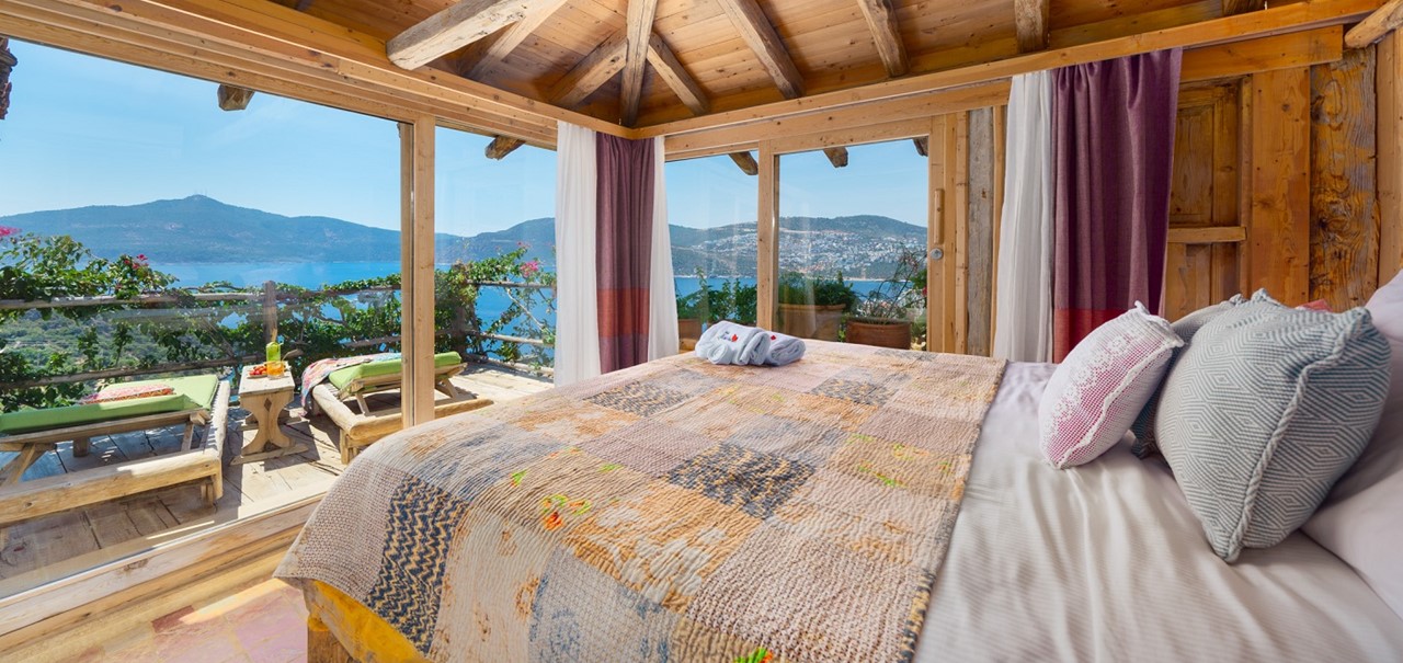 Exclusive Suite With Jacuzzi Room 4