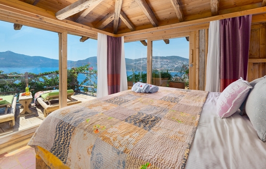 Exclusive Suite With Jacuzzi Room 4