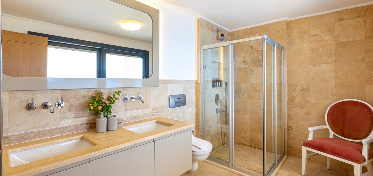 Villa Guney Exclusive Kalkan Ensuite Bathroom