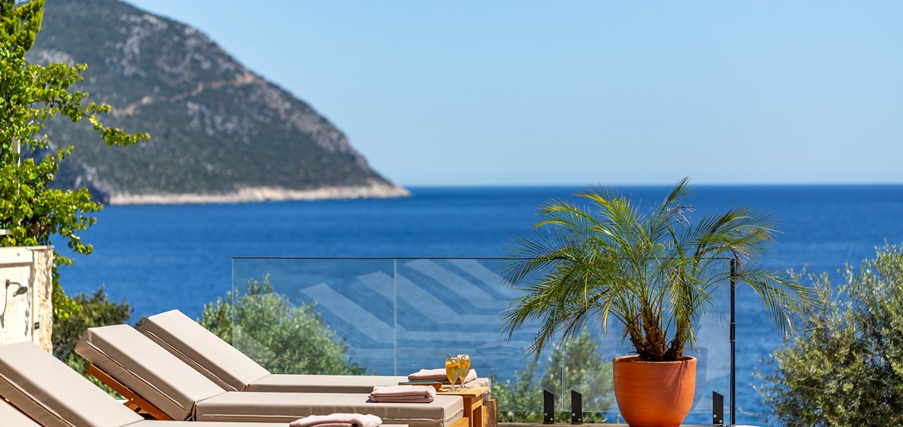 Villa Guney Exclusive Kalkan Pool Terrace With Sunloungers