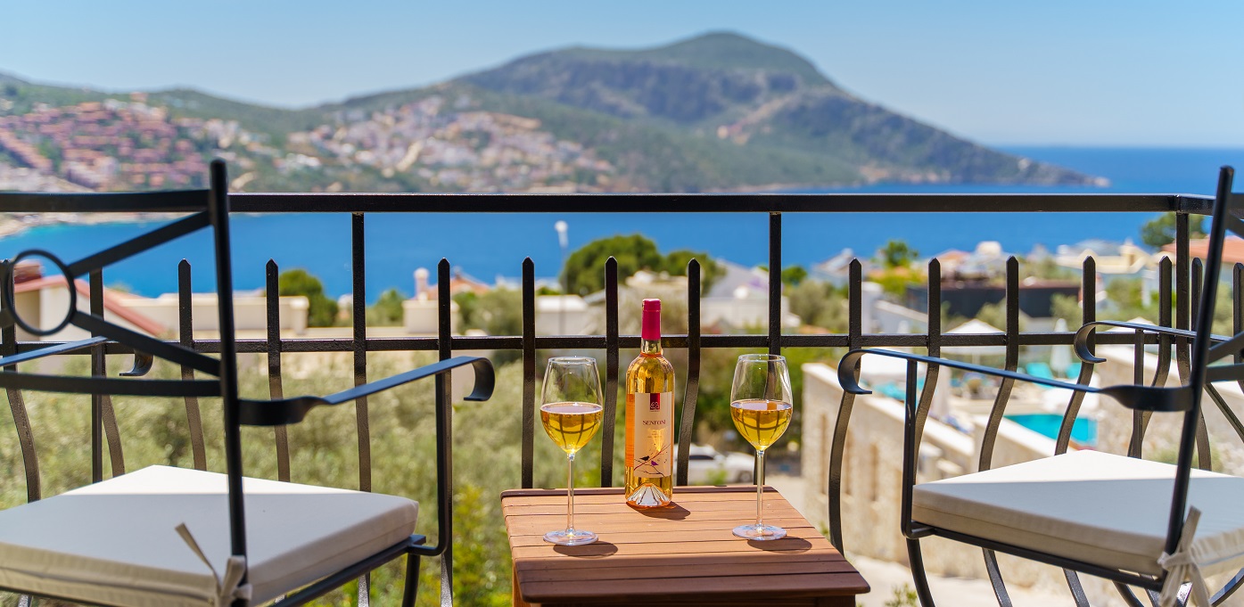 Villa Vista Mare 2F Master Bedroom View02