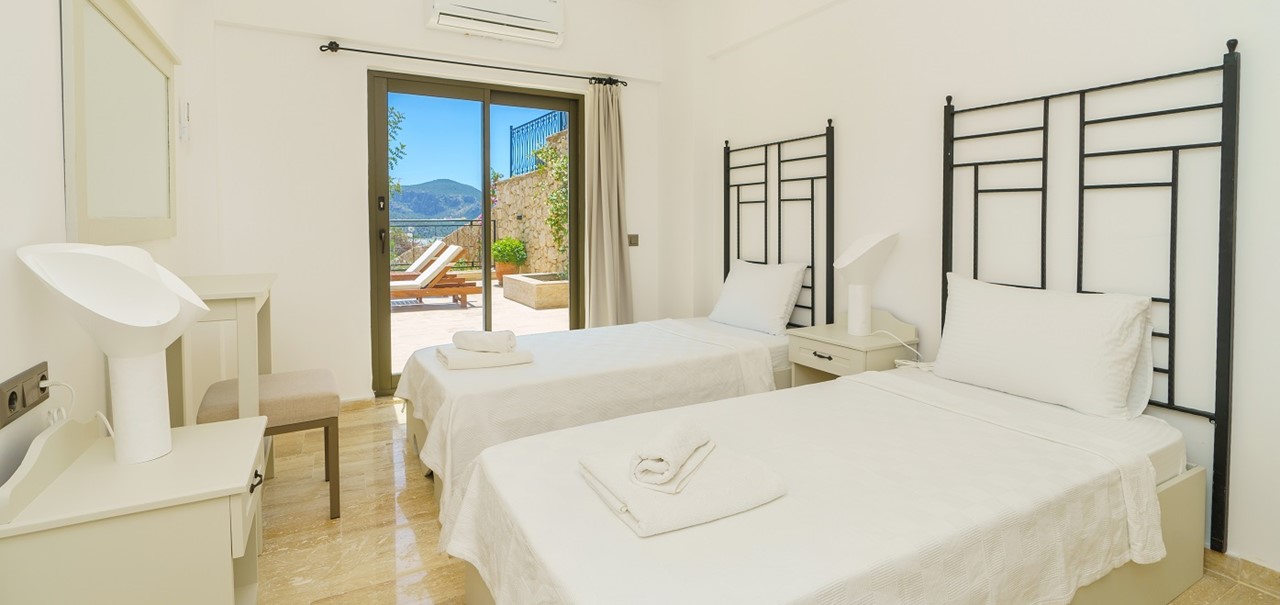 Villa Vista Mare Gf Bedroom Twin01