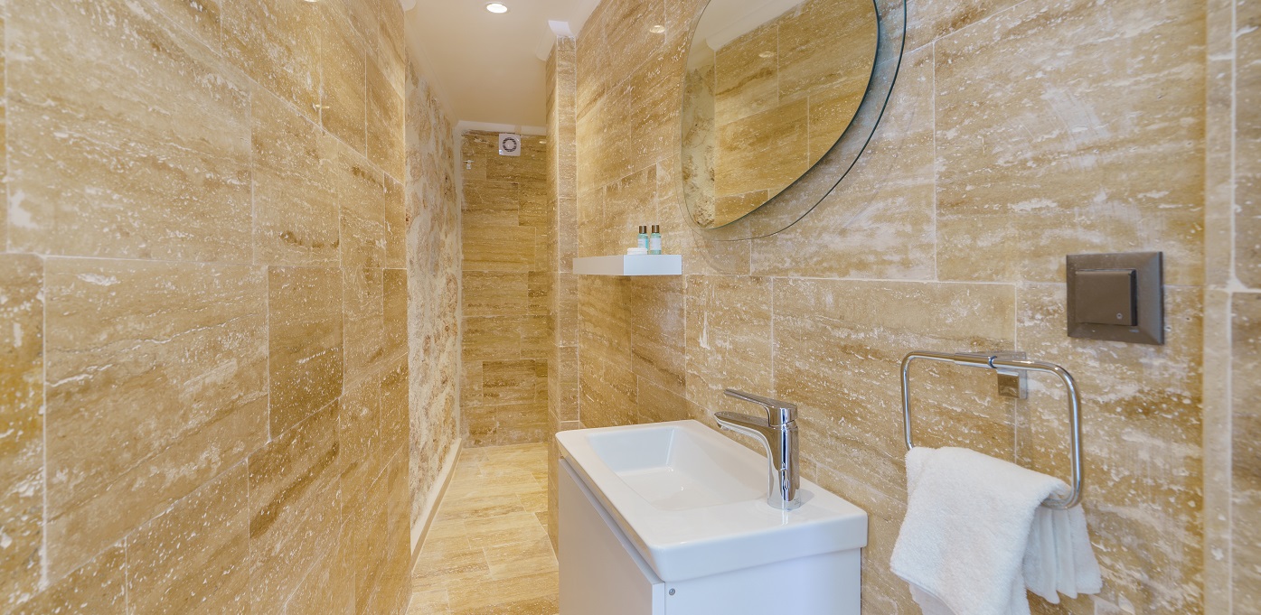 Villa Vista Mare Gf Bedroom Twin Bathroom01