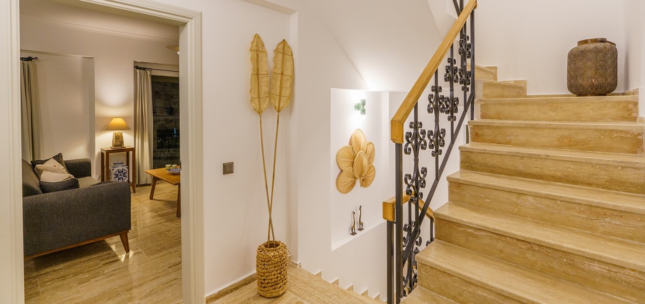 Villa Vista Mare Indoor Stairs02