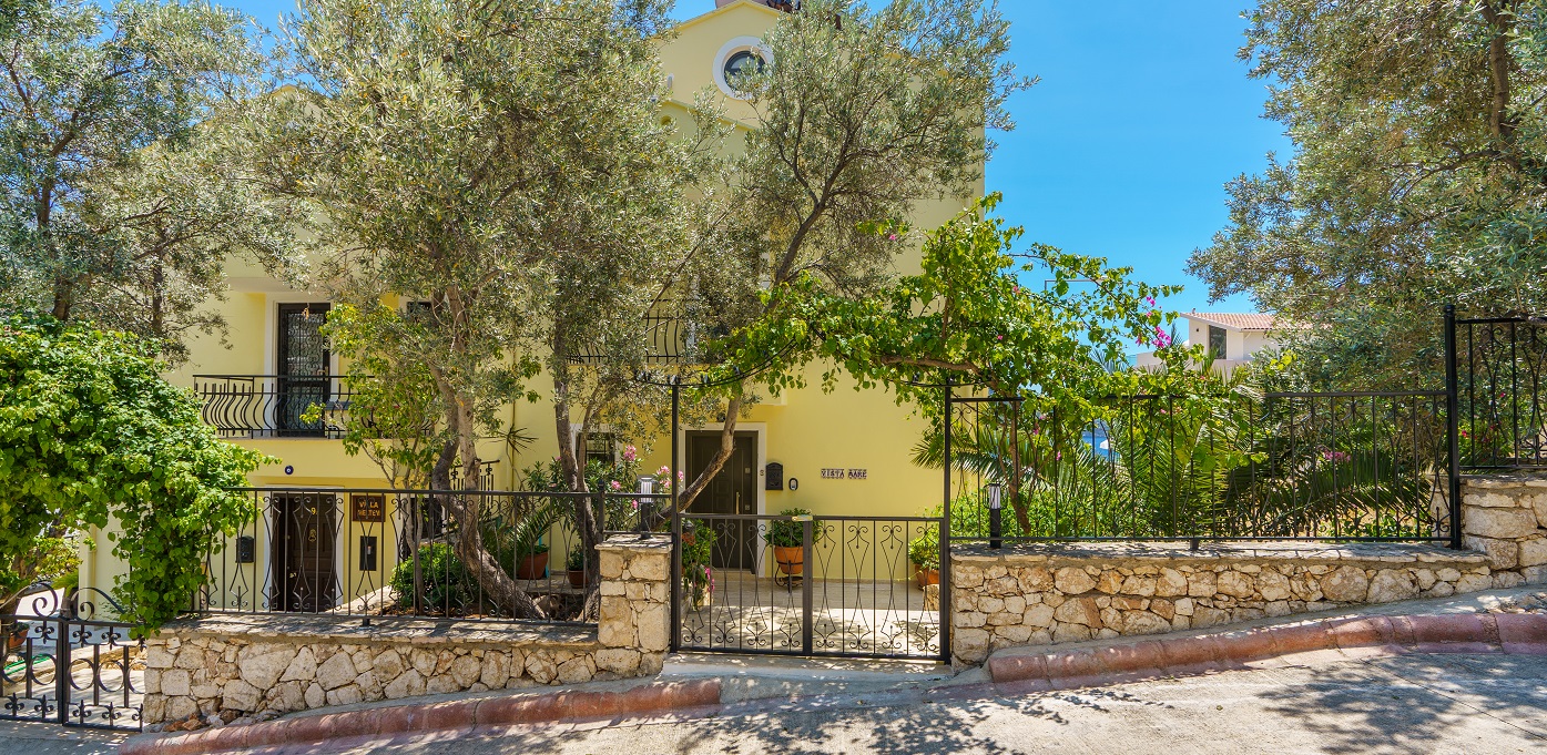 Villa Vista Mare Outdoor Front01