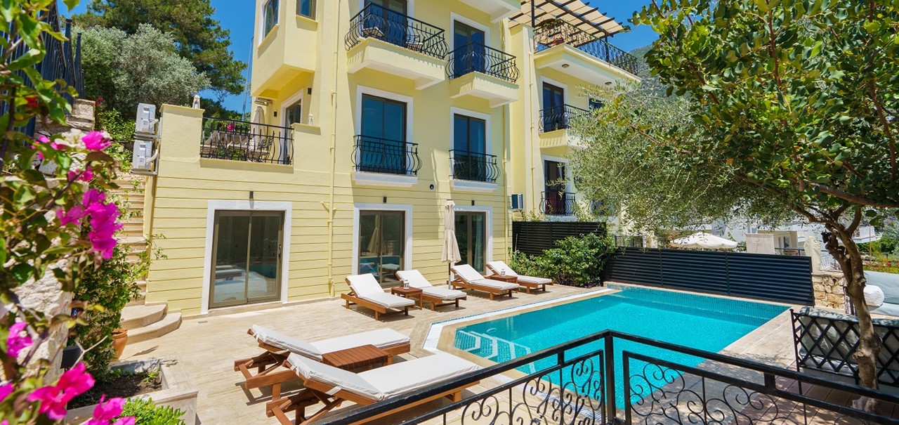 Villa Vista Mare Outdoor Pool04