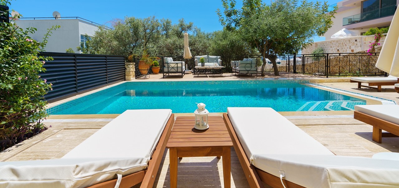 Villa Vista Mare Pool04