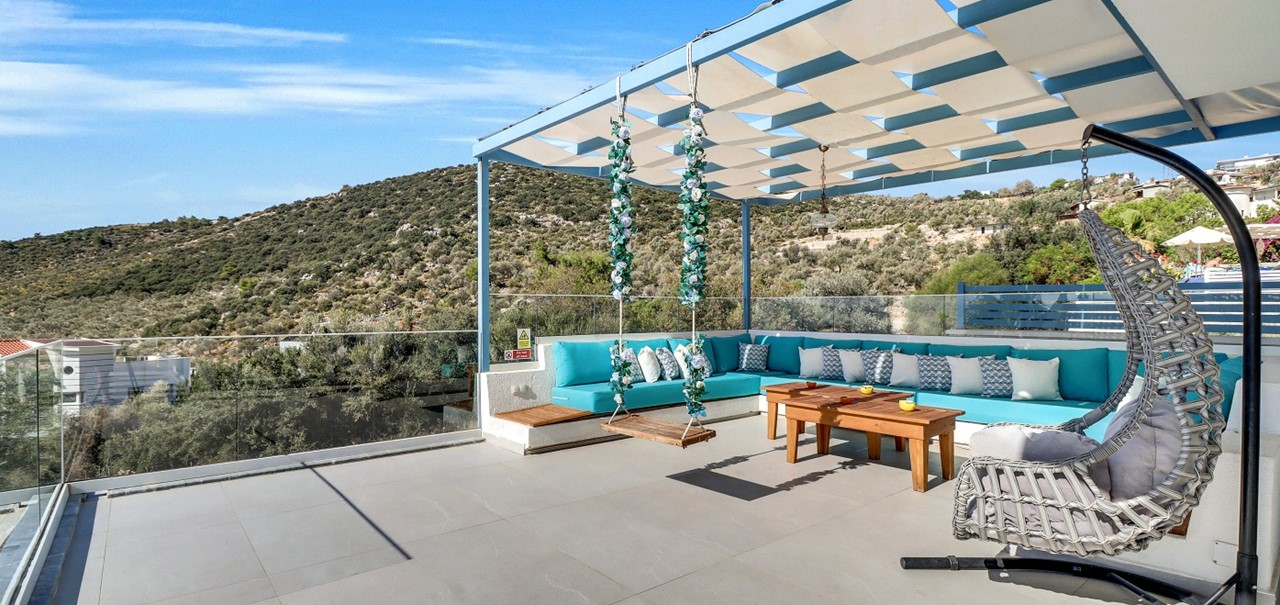 A Outdoor Seating Mountain 1