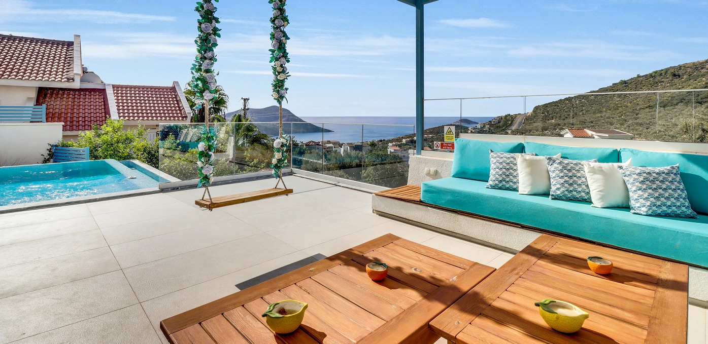 A Outside Seat Sitting View 1