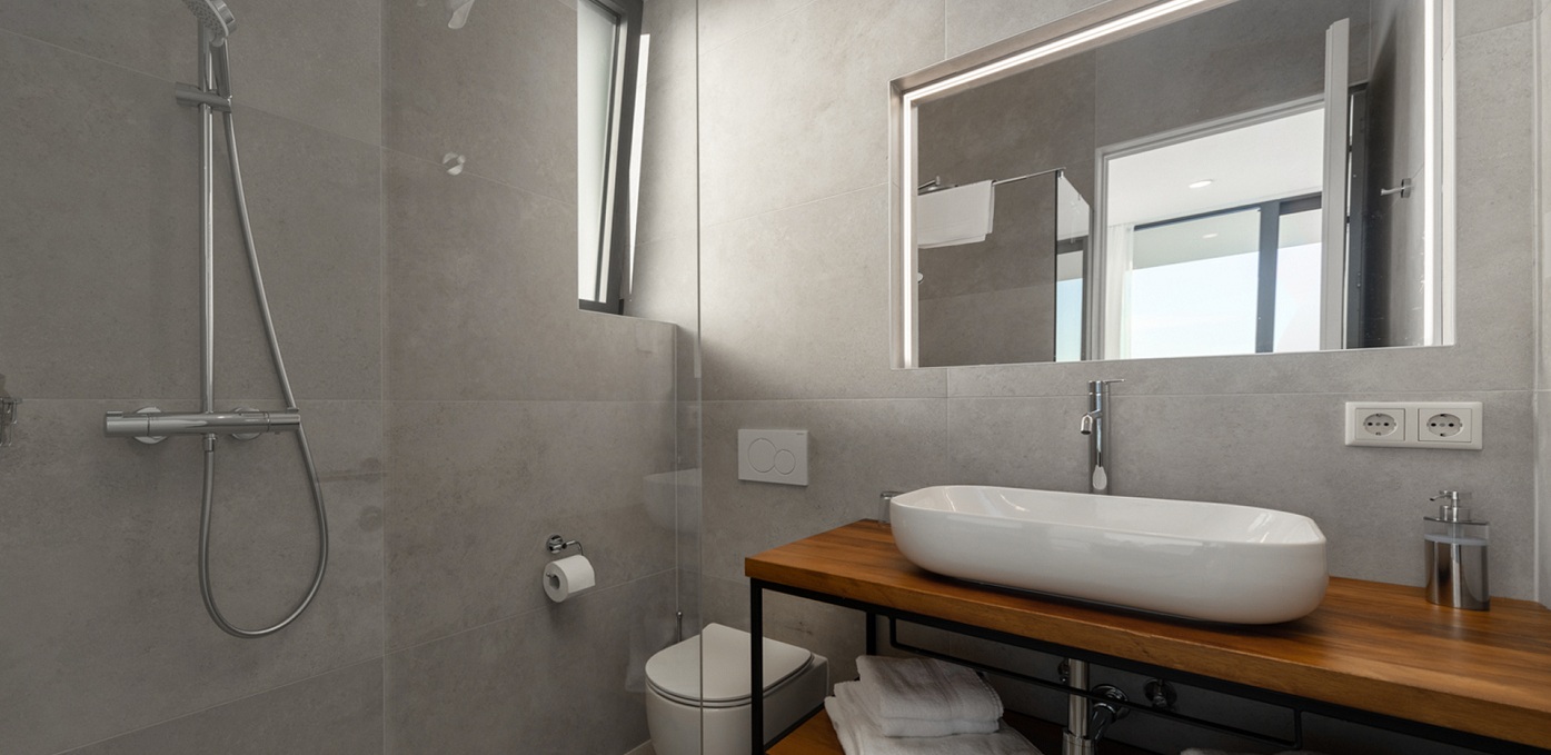 Villa Valiosa Bedrooms And Bathrooms 1