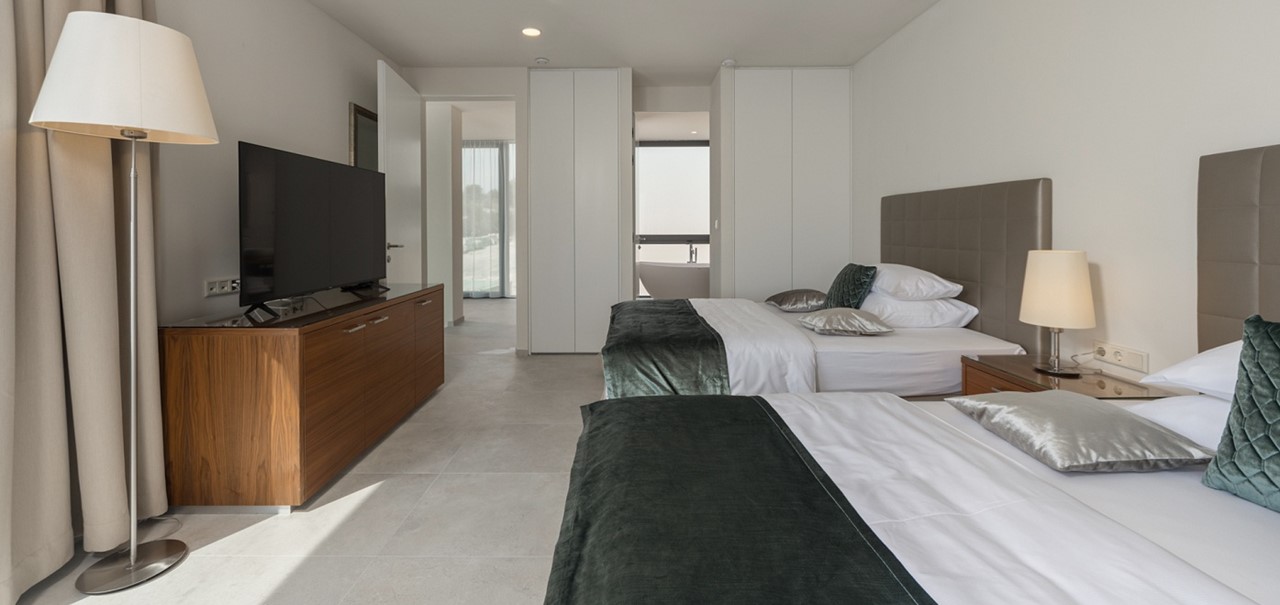 Villa Valiosa Bedrooms And Bathrooms 3