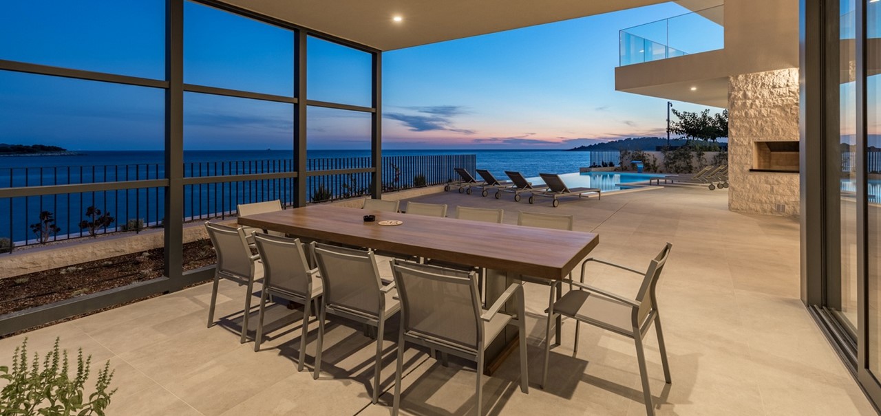 Villa Valiosa Dining 1