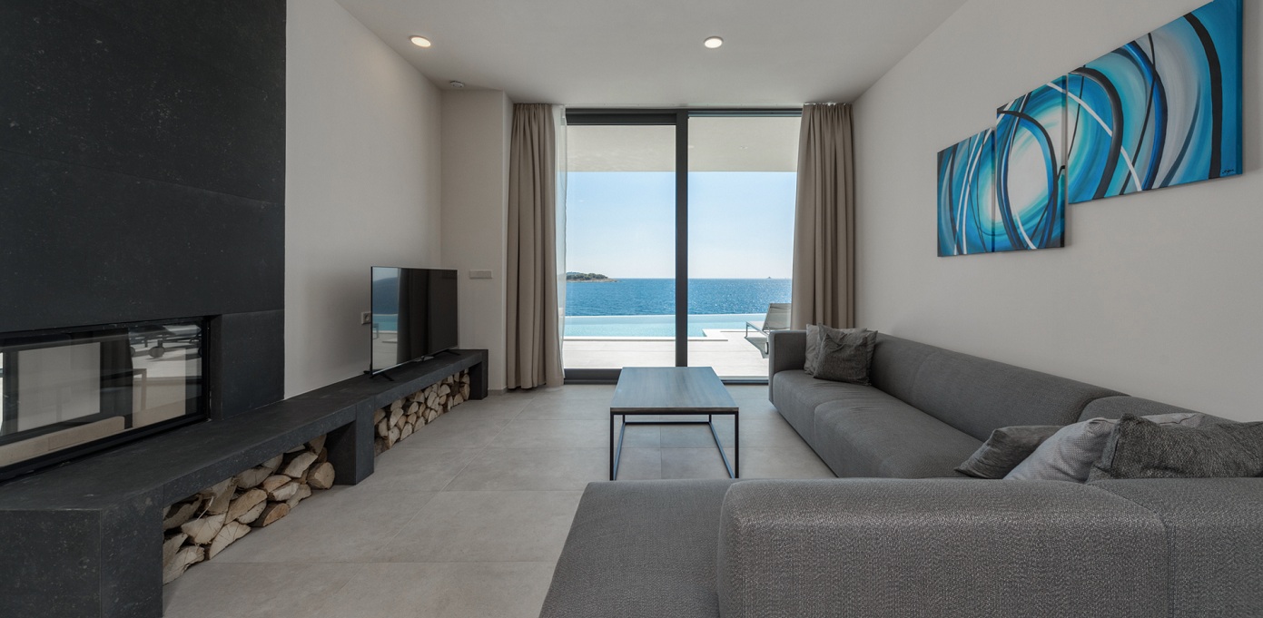 Villa Valiosa Inside Living 1