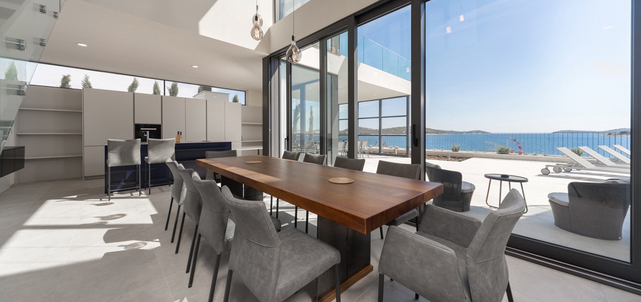 Villa Valiosa Inside Living 3