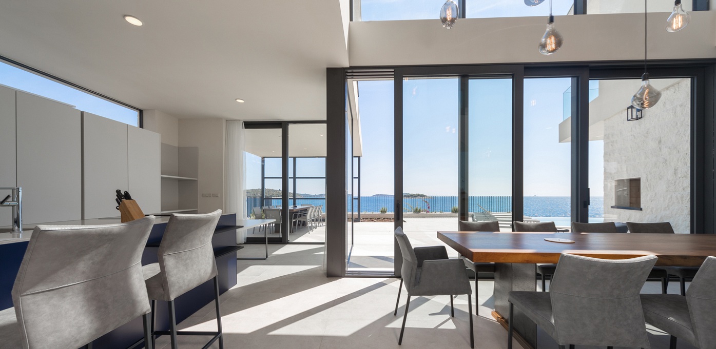 Villa Valiosa Inside Living 4