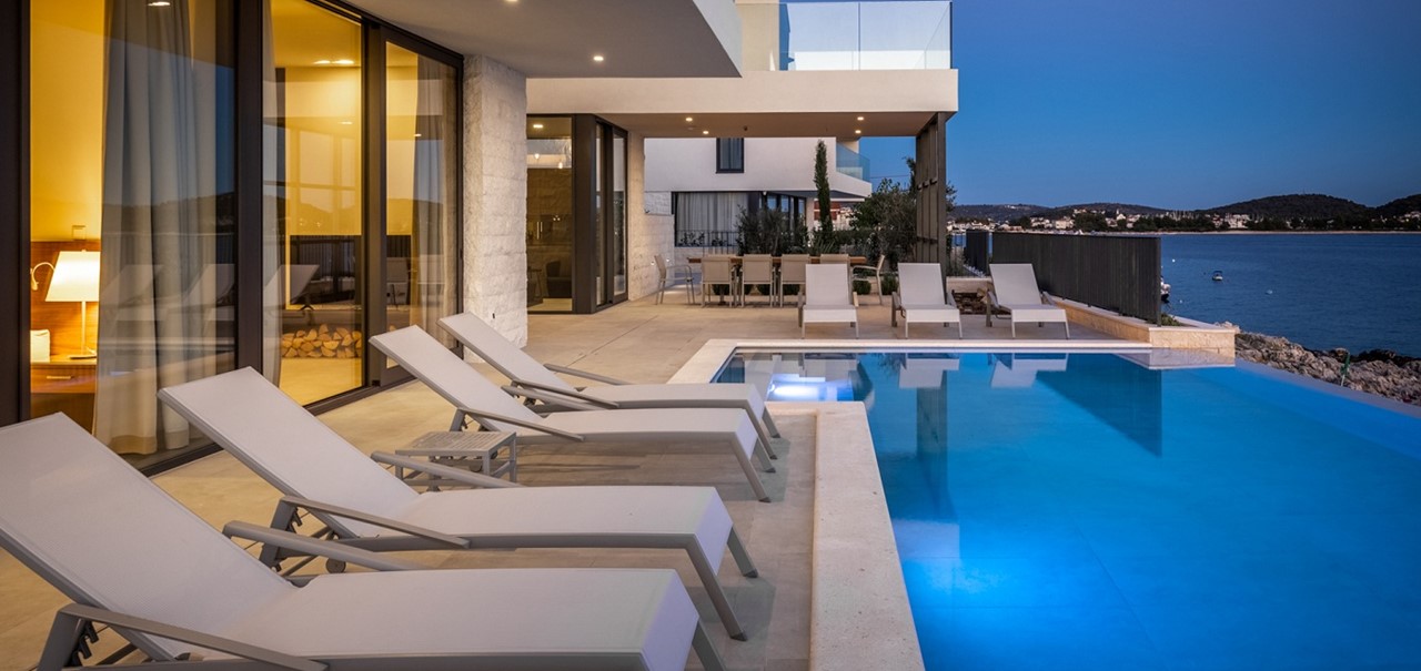 Villa Marvella Infinity Pool 3