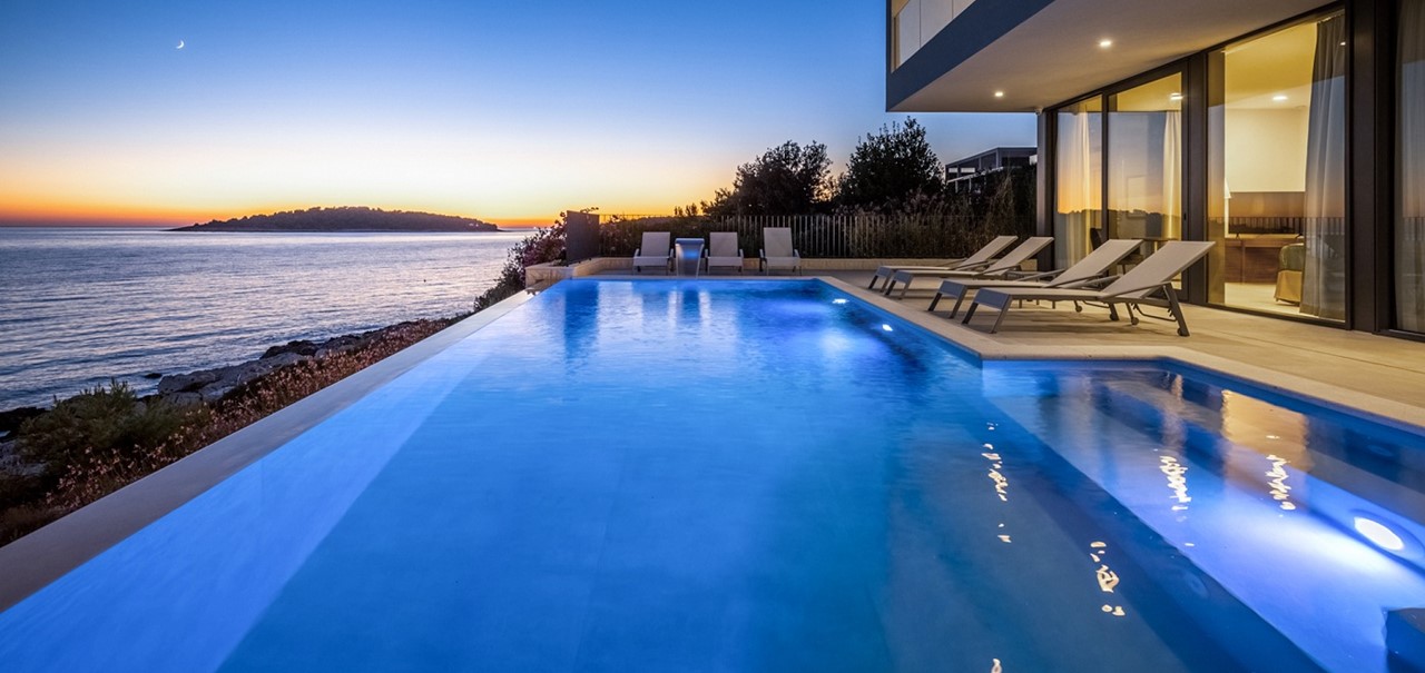 Villa Marvella Infinity Pool 8