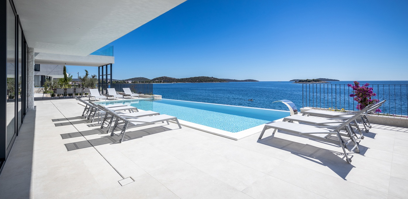 Villa Marvella Infinity Pool 9