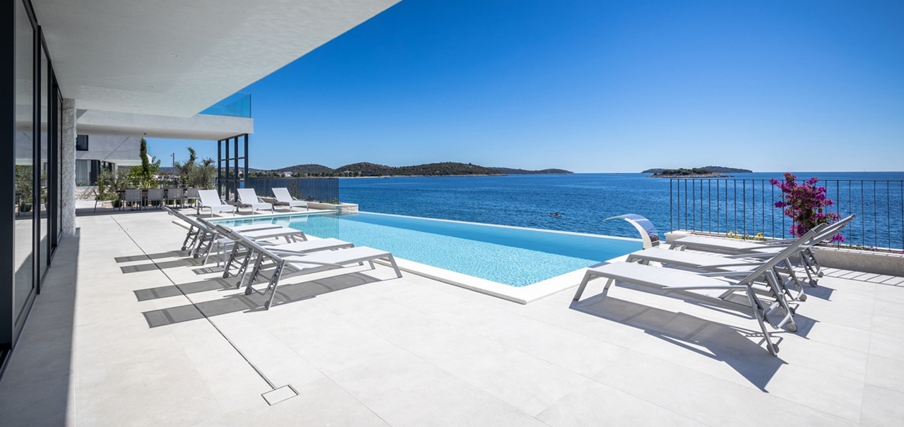 Villa Marvella Infinity Pool 9