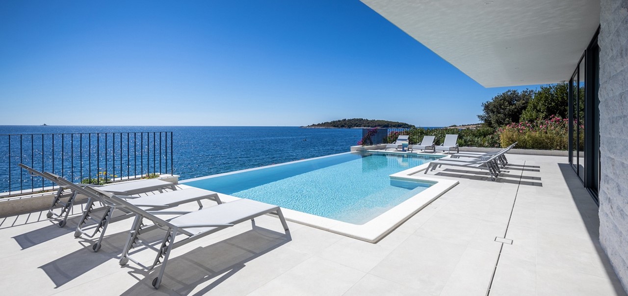 Villa Marvella Infinity Pool 15