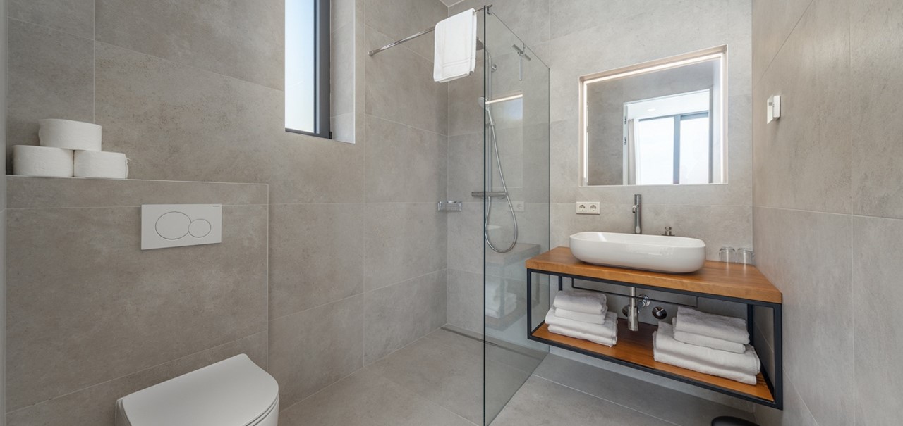 Villa Esperia Bedrooms And Bathrooms 1