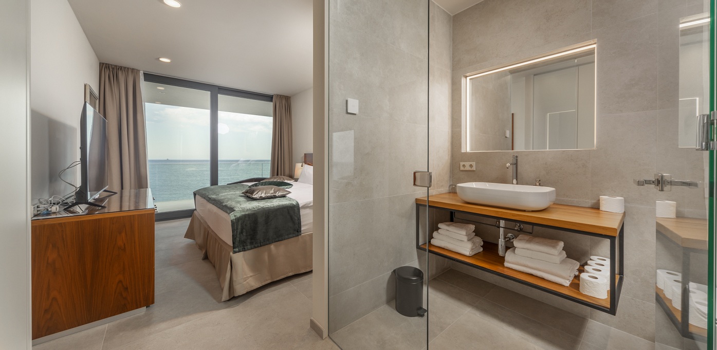 Villa Esperia Bedrooms And Bathrooms 6