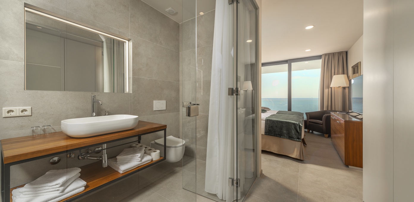 Villa Esperia Bedrooms And Bathrooms 10