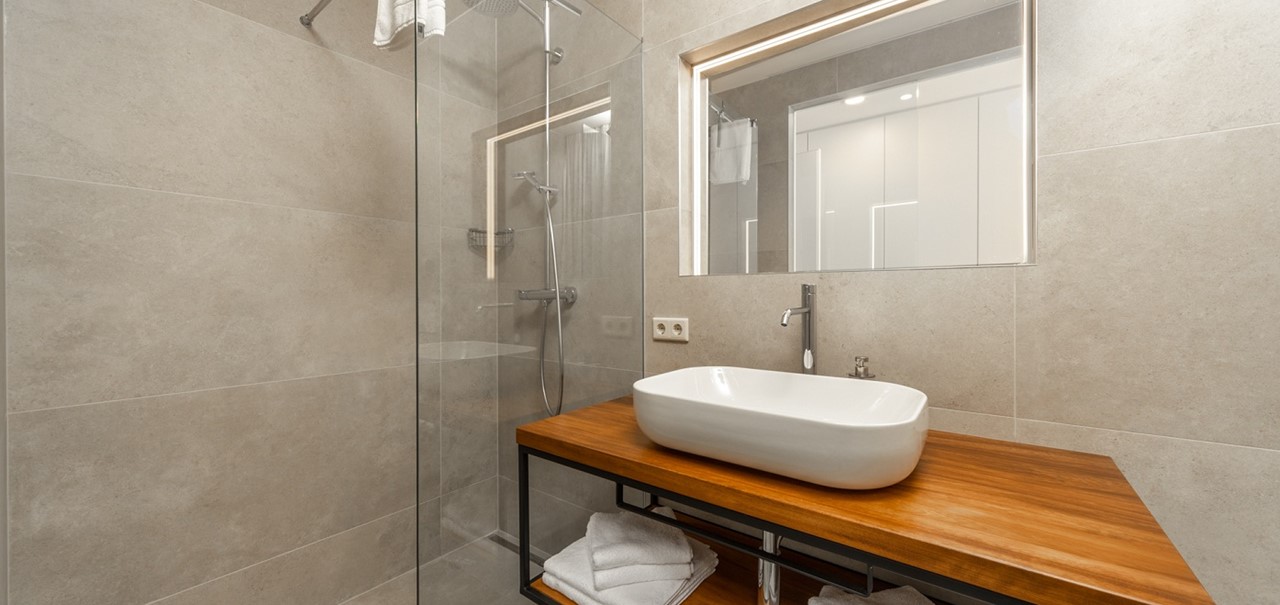 Villa Esperia Bedrooms And Bathrooms 18