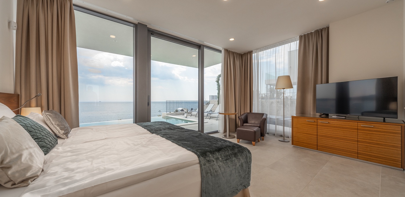 Villa Esperia Bedrooms And Bathrooms 19