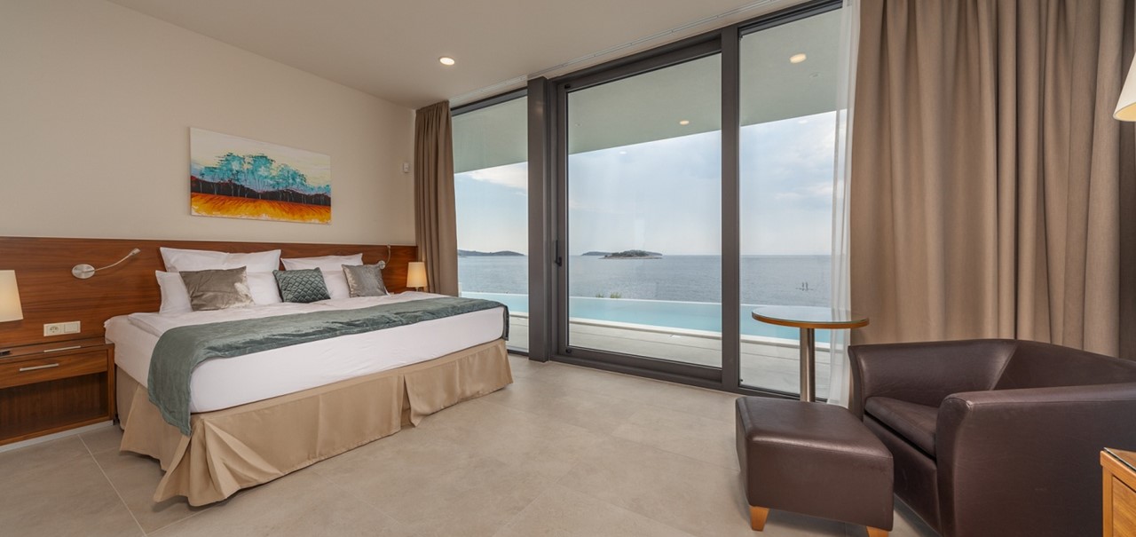 Villa Esperia Bedrooms And Bathrooms 20