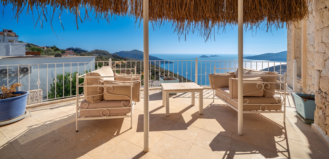 Aqua Marine Balcony 37