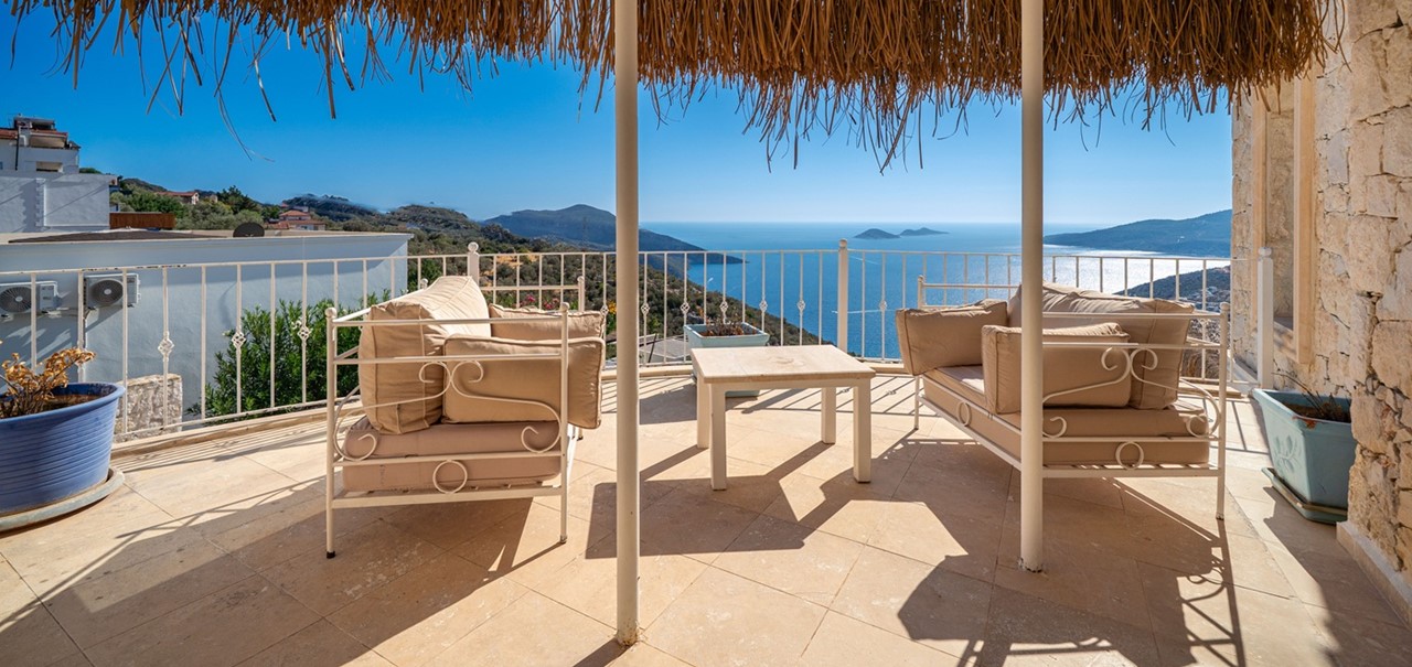 Aqua Marine Balcony 37